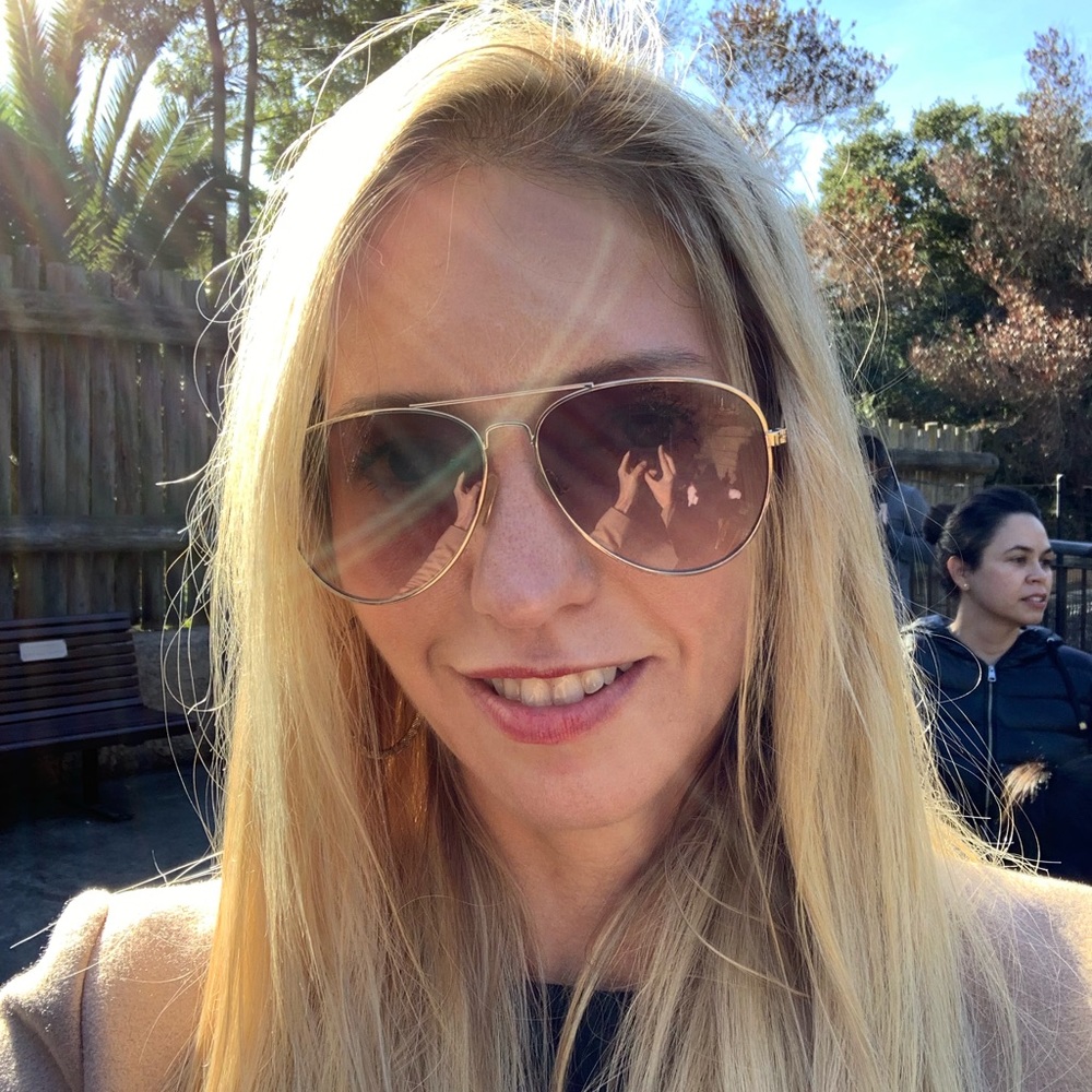 Meet your Posher, Lara